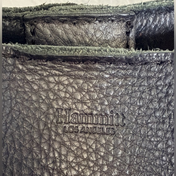 Elegant Black Leather Tote Bag - Picture 15 of 16